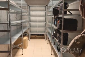 Cinkuoti stelažai parduotuvių ekspozicijoms